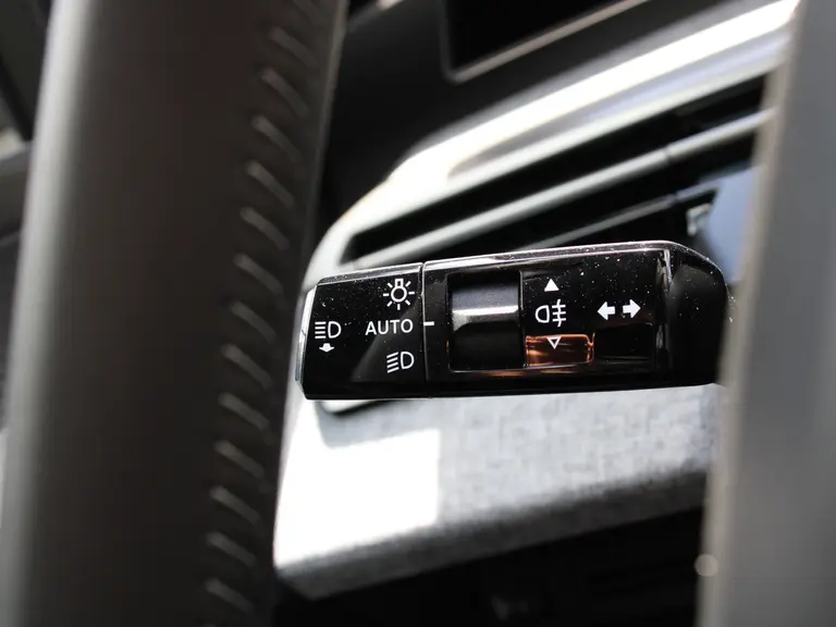 Peugeot 3008 Allure 1.2 Hybrid 145PK e-DCS6 Automaat Navigatie, Achteruitrijcamera, Keyless Entry & Start Stoelverwarming, Apple Carplay, Android Auto afbeelding 18