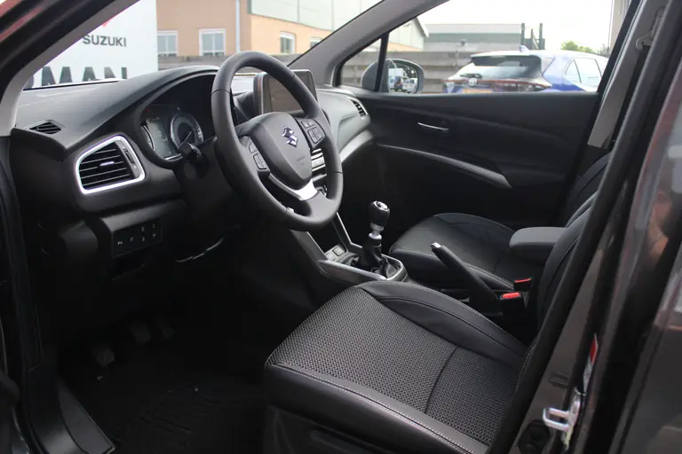Suzuki S-Cross 1.4 Boosterjet Style Smart Hybrid 6 Jaar Garantie! Elektrisch Panoramadak, 360° Camera, Navigatie, Parkeersensoren Voor en Achter, All-Season Banden afbeelding 32