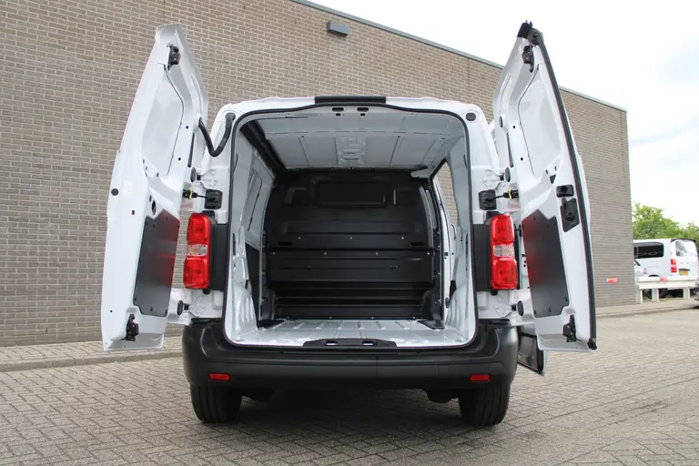 Citroën Jumpy Club M 50 kWh Cruise control, Airco, Apple carplay/Android auto, Radio, Elek.bediende ramen en spiegels afbeelding 9