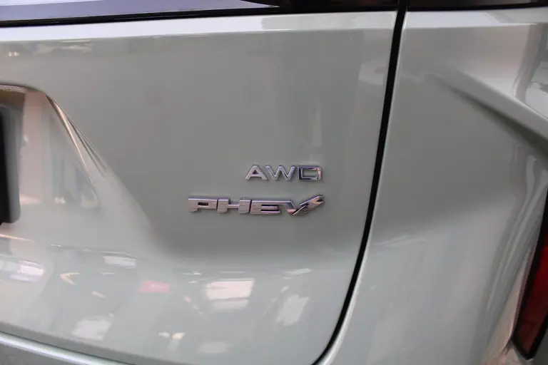 Omoda 9 SHS PHEV Premium 34,46 kWh Super Hybrid System, 20"LM velgen, Elek.schuif/kanteldak, Camera voor/achter, 1.500 kg trekgewicht afbeelding 38