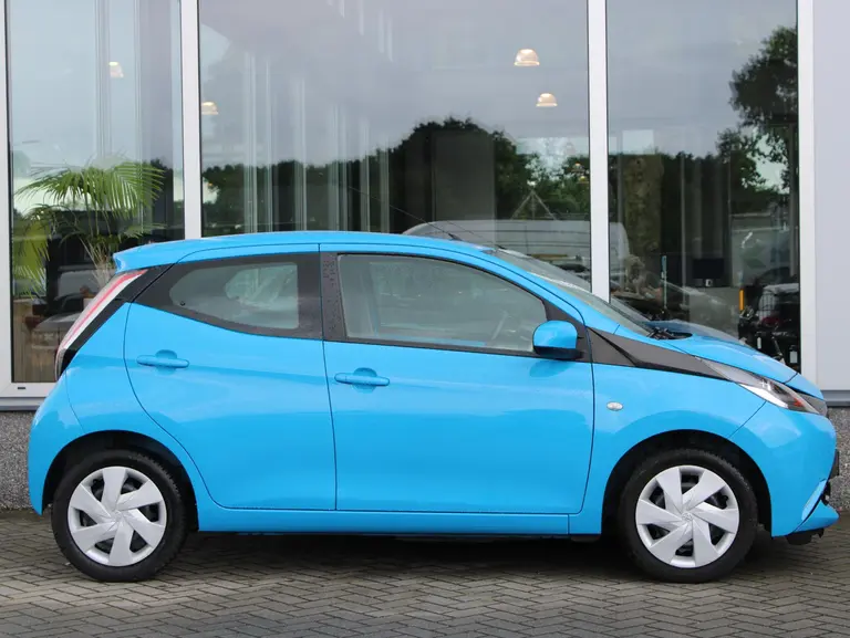 Toyota Aygo 1.0 VVT-i x-nav Achteruitrijcamera, Navigatie, Airco, Bluetooth afbeelding 13
