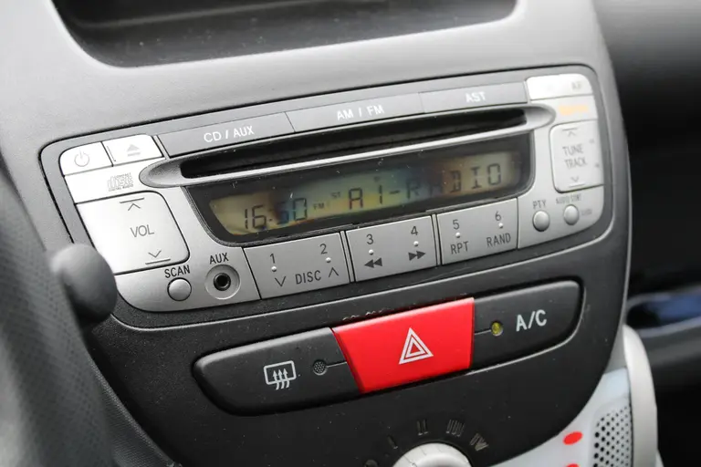 Peugeot 107 1.0-12V Urban Move afbeelding 15