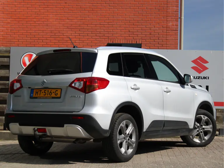 Suzuki Vitara 1.6 Exclusive Trekhaak, Cruise en Climate Control, Achteruitrijcamera, Bluetooth afbeelding 11