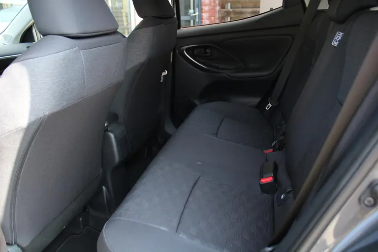 Toyota Yaris 1.5 Hybrid 115 Team Player Automaat Achteruitrijcamera, Parkeersensoren voor en achter, Airco Automatisch, Cruise Control Adaptief afbeelding 15