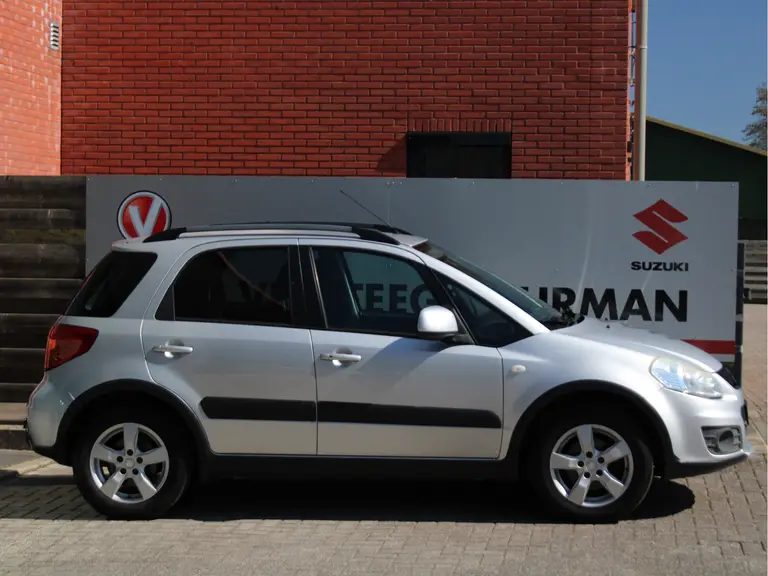 Suzuki SX4 1.6 Exclusive, Trekhaak, parkeersensoren, 2e Eig. Keyless en Middenarmsteun afbeelding 17