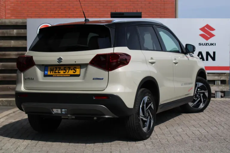 Suzuki Vitara 1.4 Boosterjet Style Smart Hybrid Navigatie, Cruise Control Adaptief, Achteruitrijcamera, Parkeersensoren Voor en Achter afbeelding 2
