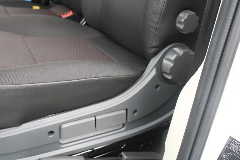 Citroën Jumper 2.2 BlueHDi 120 L1H1 3.0t Cruise Control, Leder Stuurwiel, Climate Control, Audio/Bluetooth, Parkeerhulp achter . afbeelding 20