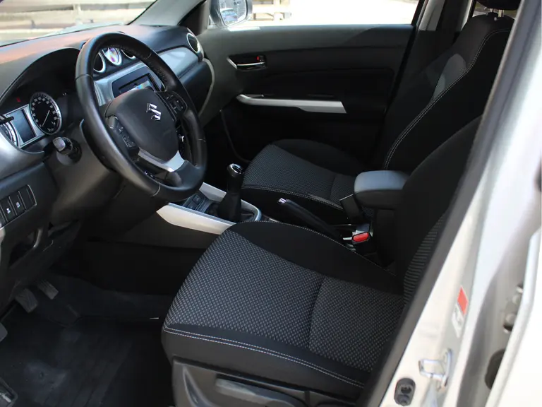 Suzuki Vitara 1.6 Exclusive Trekhaak, Cruise en Climate Control, Achteruitrijcamera, Bluetooth afbeelding 16