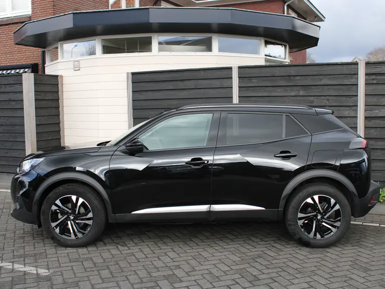 Peugeot 2008 1.2 PureTech 130PK Allure Pack EAT8 Navigatie, Trekhaak afneembaar, Camera Achter, Parkeerhulp achter, Climate Control afbeelding 4