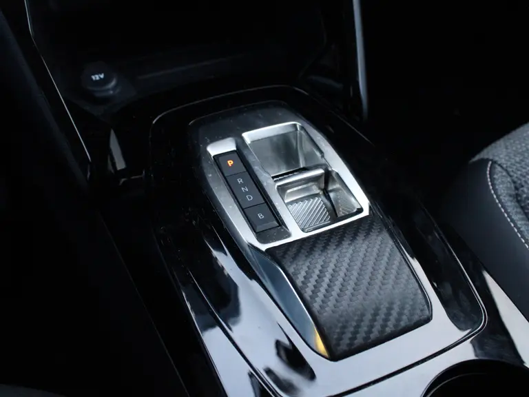 Peugeot e-208 EV Style 50 kWh Navigatie, Keyless, Stoelverwarming, Parkeersensoren Voor & Achter, Apple Carplay, Android Auto afbeelding 31