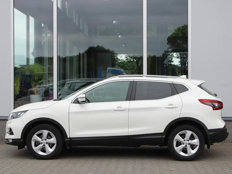 Nissan QASHQAI 1.2 N-Connecta Automaat Trekhaak, Panoramadak, Cruise en Climate Control, Achteruitrijcamera afbeelding 14