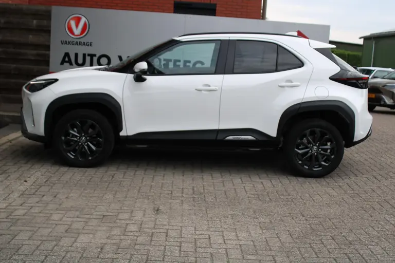 Toyota Yaris Cross 1.5 Hybrid Explore , Automaat, Applecarplay/Androidauto, Parkeersensoren voor en achter afbeelding 3