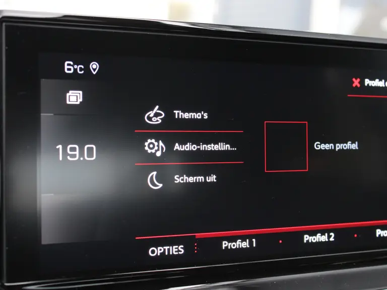Peugeot 2008 1.2 PureTech 130PK Allure Pack EAT8 Navigatie, Trekhaak afneembaar, Camera Achter, Parkeerhulp achter, Climate Control afbeelding 24