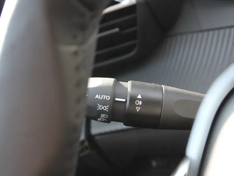 Peugeot 208 1.2 PureTech 100PK Allure Navigatie, Stoelverwarming, Camera achter, Parkeerhulp voor & Achter, Lichtmetalen velgen afbeelding 26