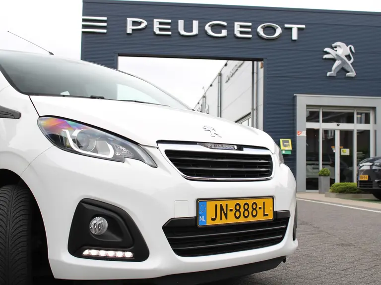 Peugeot 108 Active 1.0 e-VTi 68PK Airco, Bluetooth, Elektrische Ramen Voor, LED Dagrijverlichting afbeelding 3