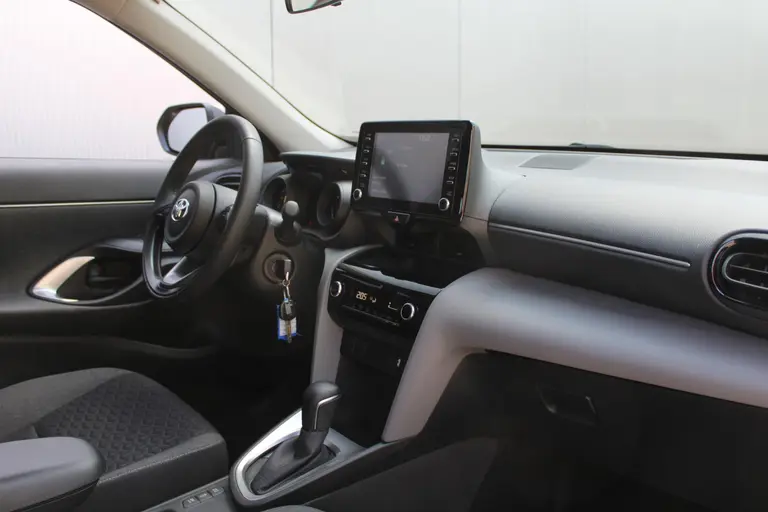 Toyota Yaris Cross 1.5 Hybrid Active Automaat, Airco, Adaptive CruiseControl, Achteruitrijcamera, 16"inch LM velgen. Gereserveerd afbeelding 31