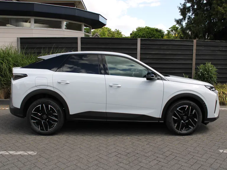 Peugeot 3008 Allure 1.2 Hybrid 145PK e-DCS6 Automaat Navigatie, Achteruitrijcamera, Keyless Entry & Start Stoelverwarming, Apple Carplay, Android Auto afbeelding 7