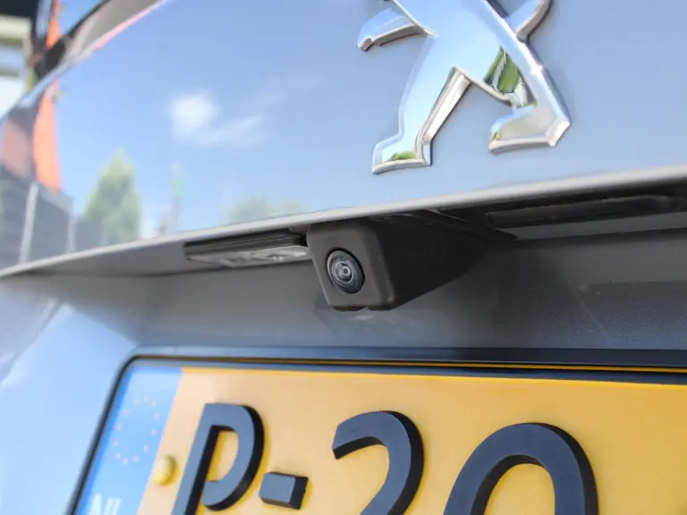 Peugeot 2008 Allure 1.2 PureTech 130PK EAT8 Automaat Navigatie, Achteruitrijcamera, Climate Control, Cruise Control, Trekhaak afbeelding 9