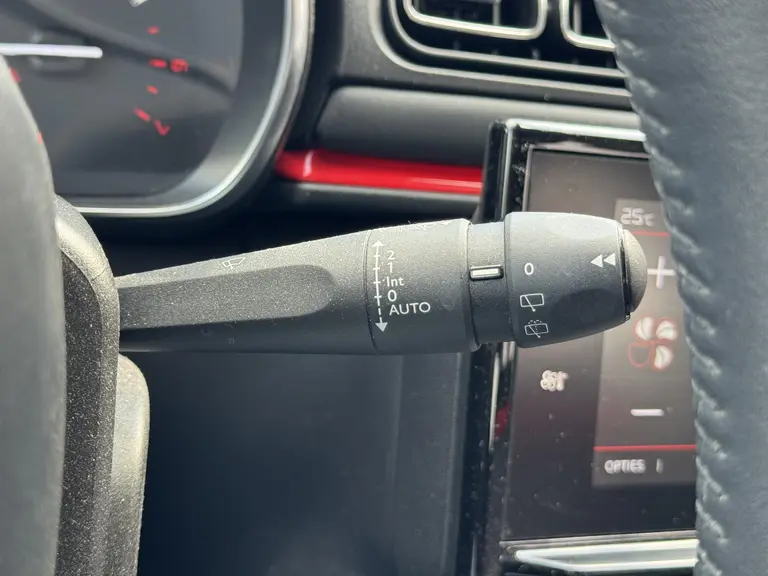 Citroën C3 Shine 1.2 PureTech 82PK Navigatie, Achteruitrijcamera, Keyless, Stoelverwarming, Parkeersensoren afbeelding 24