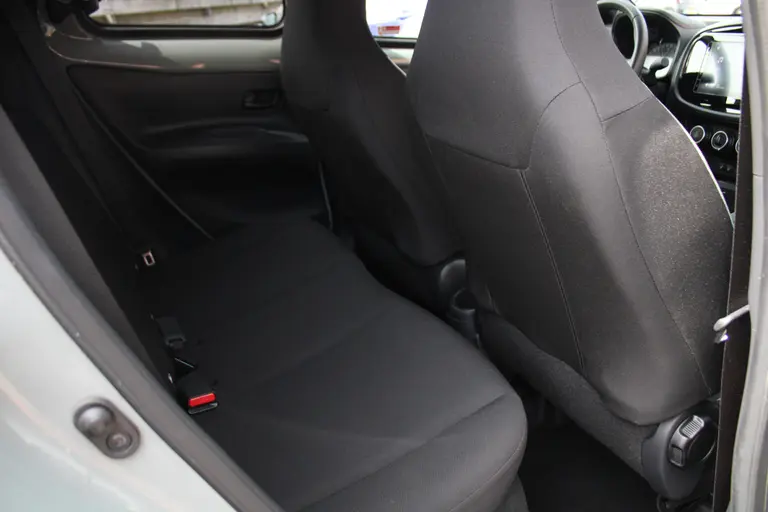 Toyota Aygo X 1.0 VVT-i S-CVT Pulse Automaat Adaptieve Cruise Control, Carplay/Android Auto, Achteruitrijcamera, Airco afbeelding 16