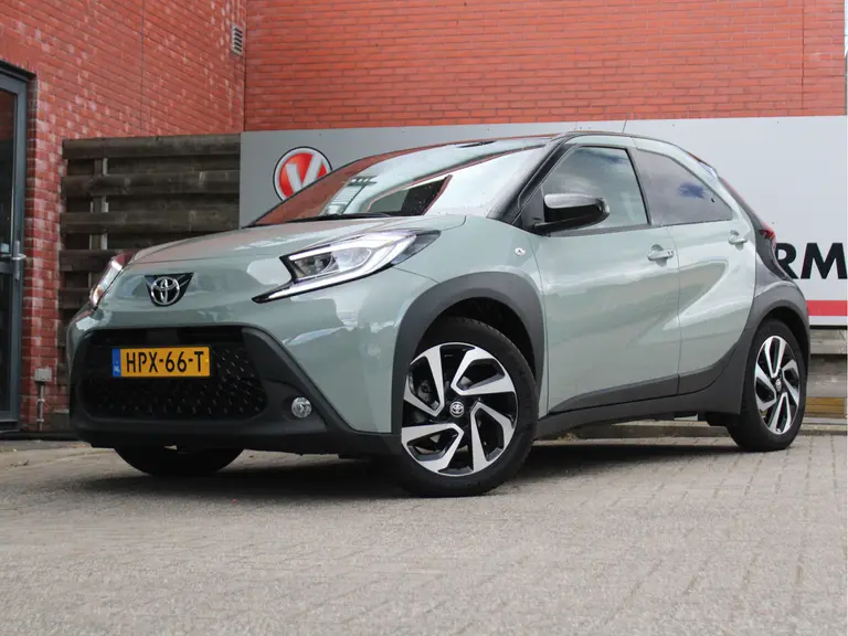 Toyota Aygo X 1.0 VVT-i S-CVT Pulse Automaat Achteruitrijcamera, Parkeersensoren Voor en Achter, Cruise Control Adaptief, Stoelverwarming afbeelding 10