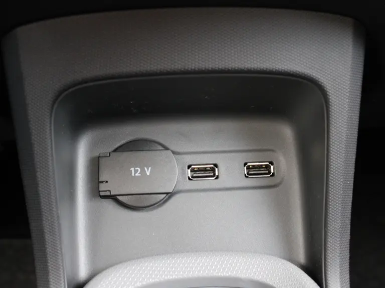 Leapmotor T03 Design 37.3 kWh Navigatie, Camera achter, Parkeerhulp achter, Audio, Keyless Start, Lichtmetalen velgen afbeelding 9