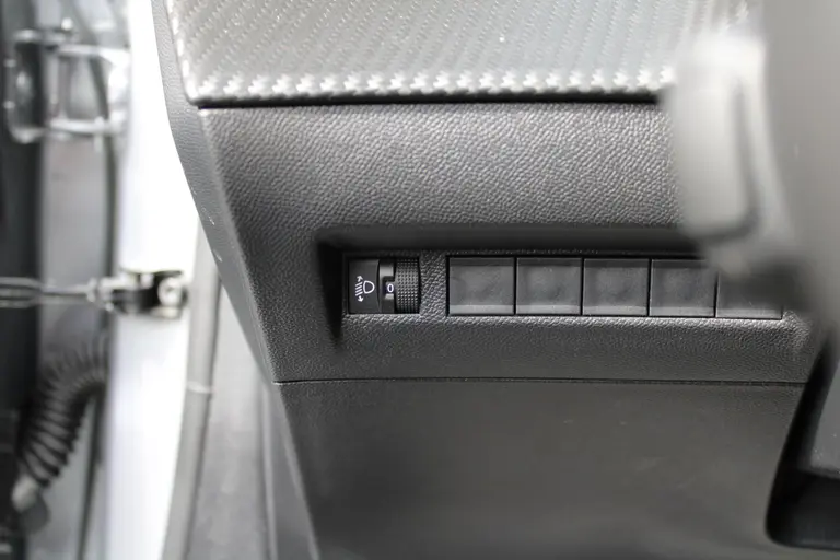 Peugeot 208 Hybrid 100 e-DCS6 Allure Automaat, Navigatie, Applecarpl./Andr. Auto, Achteruitrijcamera, CruiseControl afbeelding 14
