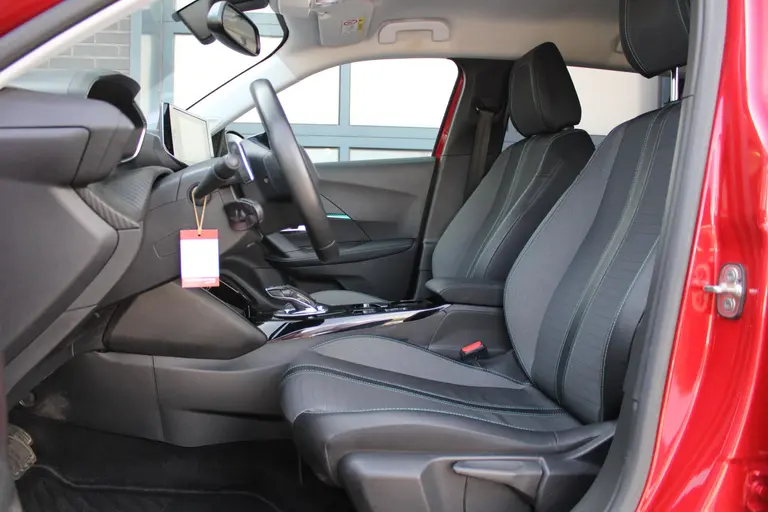 Peugeot 2008 1.2 PureTech Allure Automaat, Trekhaak, Airco, Navigatie, Applecarpl./Andr. Auto afbeelding 9