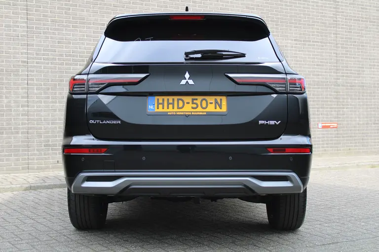 Mitsubishi Outlander 2.4 PHEV First Edition 20" LM velgen, Stuur+stoelverwarming, Standkachel, Premium audio, PDC V+A, afbeelding 7