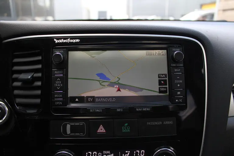 Mitsubishi Outlander 2.0 PHEV Instyle Cruise/Climate control, Navigatie, Trekhaak, Elek.schuifdak, Leder int.,  Stoel verwarming Trekgewicht 1.500 KG! afbeelding 19