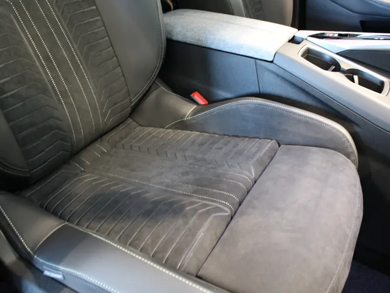 Peugeot 5008 1.2 Hybrid 136PK GT e-DCS6 Automaat 7P Alcantara Leder, Navigatie, Camera 360, Panoramisch-Open Dak, Elektrische Achterklep afbeelding 32