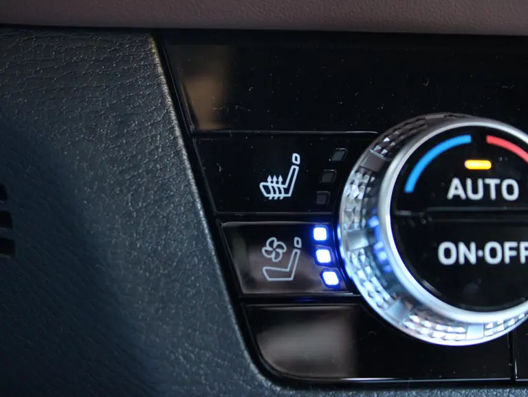 Mitsubishi Outlander 2.4 PHEV Instyle+ Lederen Interieur, Elektrisch Glazen Panoramadak, Stoelventilatie, Yamaha Audio afbeelding 34