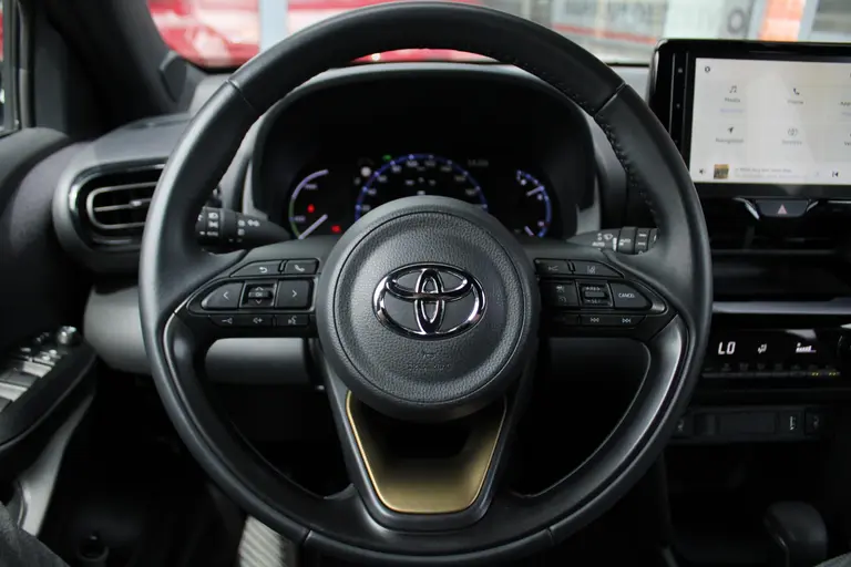 Toyota Yaris Cross 1.5 Hybrid Explore Achteruitrijcamera, Cruise Control Adaptief, Navigatie, Stoelverwarming afbeelding 27