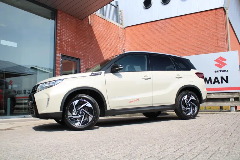Suzuki Vitara 1.4 Boosterjet Style Smart Hybrid Navigatie, Cruise Control Adaptief, Achteruitrijcamera, Parkeersensoren Voor en Achter afbeelding 7