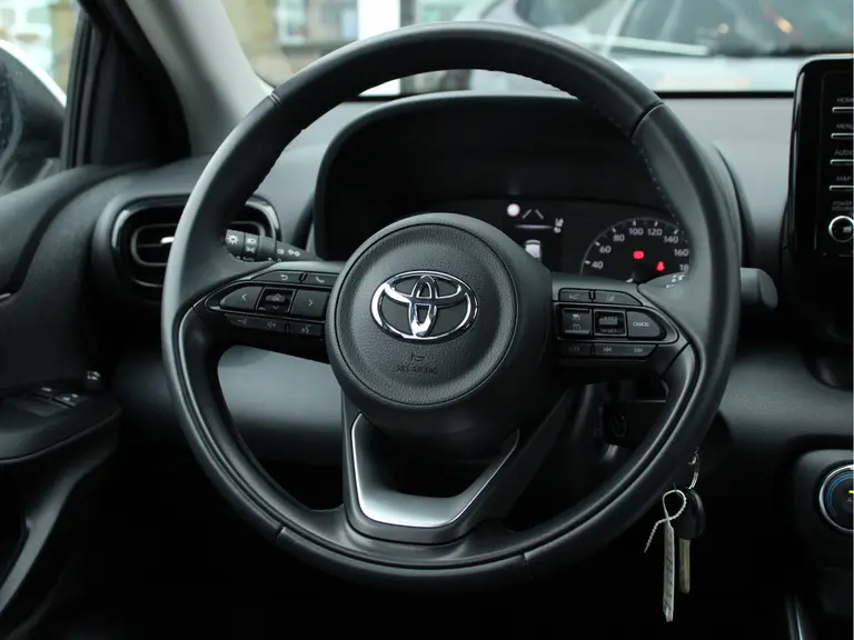 Toyota Yaris 1.0 VVT-i Active Cruise Control, Airco, Lichtmetalen Velgen, Bluetooth, Achteruitrijcamera afbeelding 23