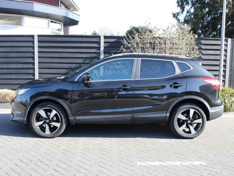 Nissan QASHQAI 1.2 115PK N-Connecta X-Tronic CVT Automaat Navigatie, Rondomzicht Camera, DAB, Panoramadak, Parkeersensoren Voor & Achter afbeelding 6