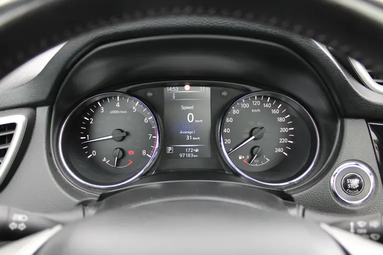 Nissan QASHQAI 1.2 N-Vision, Automaat, Parkeersensoren voor en Achter Panorama Dak! afbeelding 13