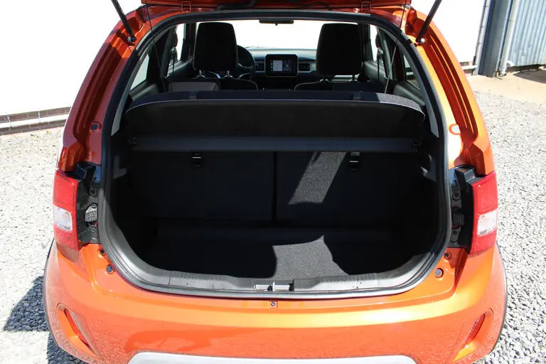 Suzuki Ignis 1.2 Smart Hybrid Allgrip Style, All-Seasons, Keyless, Cruise control en Achteruitrijcamera! afbeelding 10