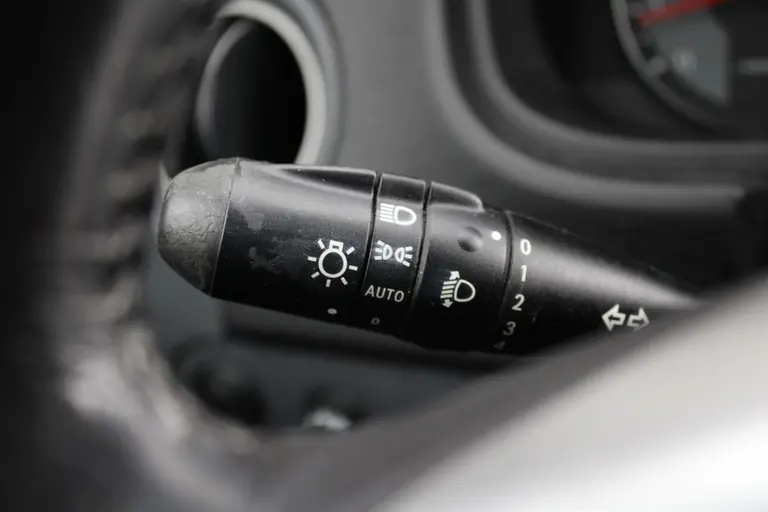 Mitsubishi Colt 1.3 Edition Two airco, cruise control, lichtmetalen velgen afbeelding 10