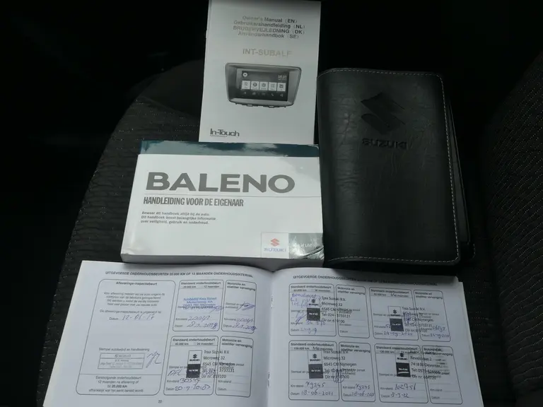 Suzuki Baleno 1.2 Exclusive All seasen banden, Dealer o.h., Airco, Stoelverwarming, afbeelding 25