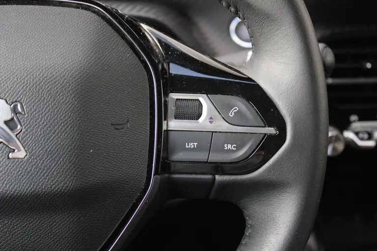 Peugeot e-2008 EV Allure Pack 50 kWh Navigatie, CruiseControl, Keyless Start, Airco, Applecarpl./Andr. Auto afbeelding 15