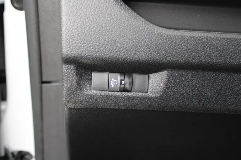 Peugeot Expert 2.0 BlueHDI 145PK L3 Dubbele Cabine Navigatie, Achteruitrijcamera, Trekhaak Afneembaar, Airco, Parkeersensoren Achter, Bluetooth, Cruise Control afbeelding 20