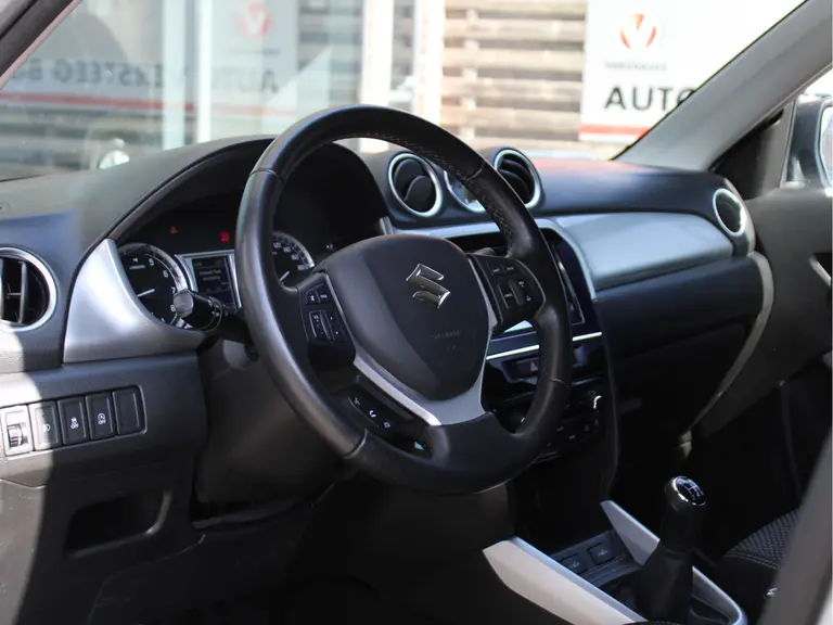 Suzuki Vitara 1.6 Exclusive Trekhaak, Cruise en Climate Control, Achteruitrijcamera, Bluetooth afbeelding 5