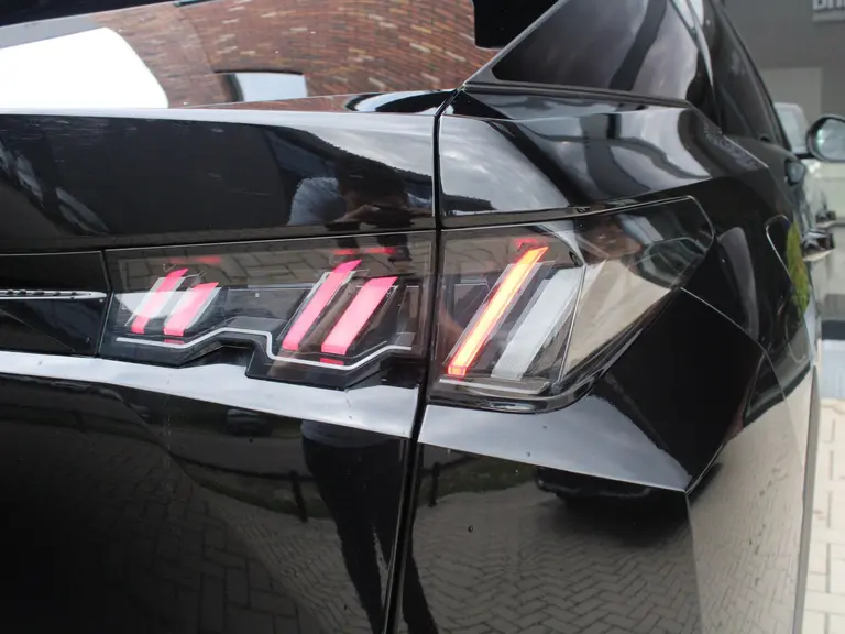 Peugeot 3008 1.2 Hybrid 136 Allure Automaat afbeelding 11
