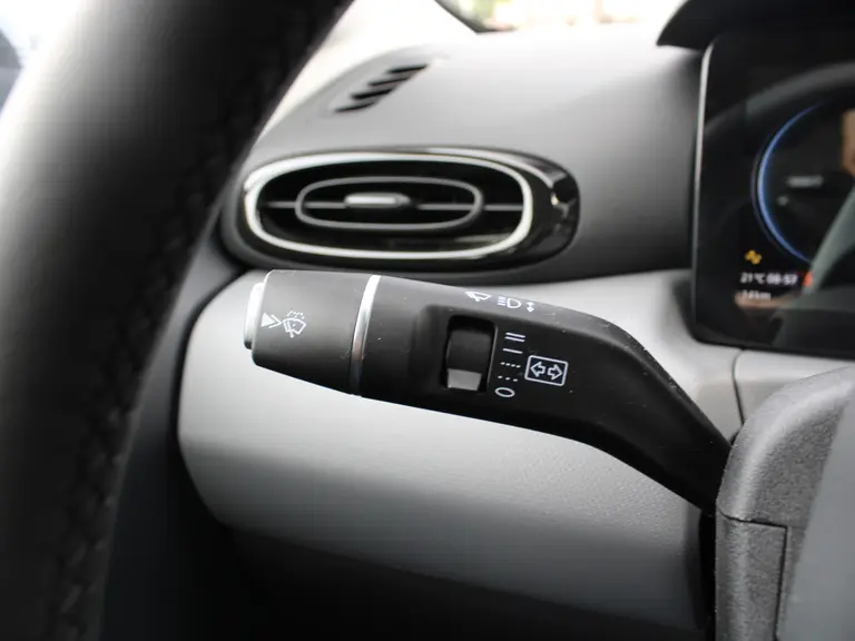 Leapmotor T03 Design 37.3 kWh Navigatie, Camera achter, Parkeerhulp achter, Audio, Keyless Start, Lichtmetalen velgen afbeelding 16