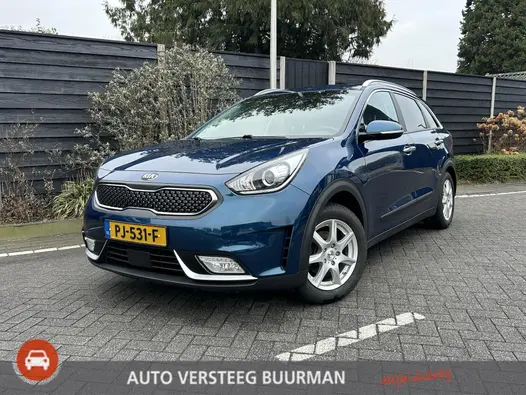Kia Niro ExecutiveLine 1.6 GDi Hybrid 140PK Automaat Navigatie, Achteruitrijcamera, Stoelverwarming en Ventilatie, Stuurwielverwarming, Parkeersensoren, Trekhaak, Zomer en winterbandenset op lichtmetalen velgen.