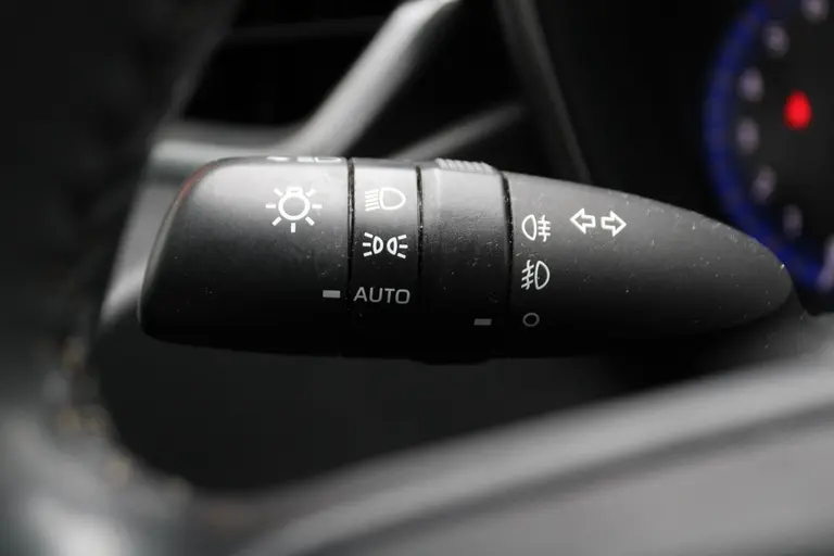 Toyota Corolla Touring Sports 1.8 Hybrid Dynamic Achteruitrijcamera, Stoelverwarming, Cruise Control Adaptief, Draadloze Telefoonlader afbeelding 33