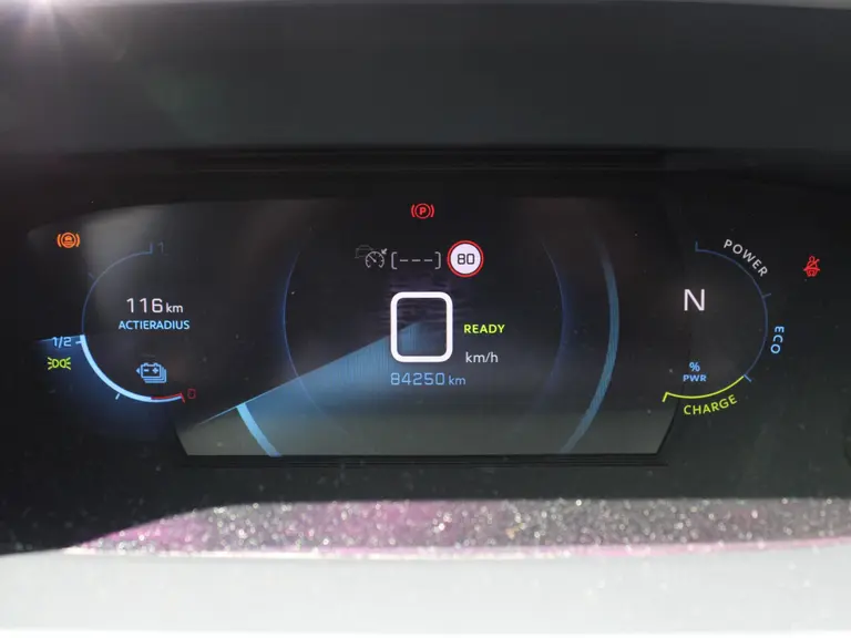 Peugeot e-2008 EV GT Pack 50 kWh 136PK Automaat Alcantara bekleding, Stoelverwarming, Focal Hifi, Achteruitrijcamera afbeelding 12