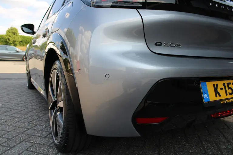 Peugeot e-208 EV GT 350 50 kWh Inclusief batterijtest Panoramadak, Navigatie, Cruise/Climate control, Apple carplay/Android auto, afbeelding 28
