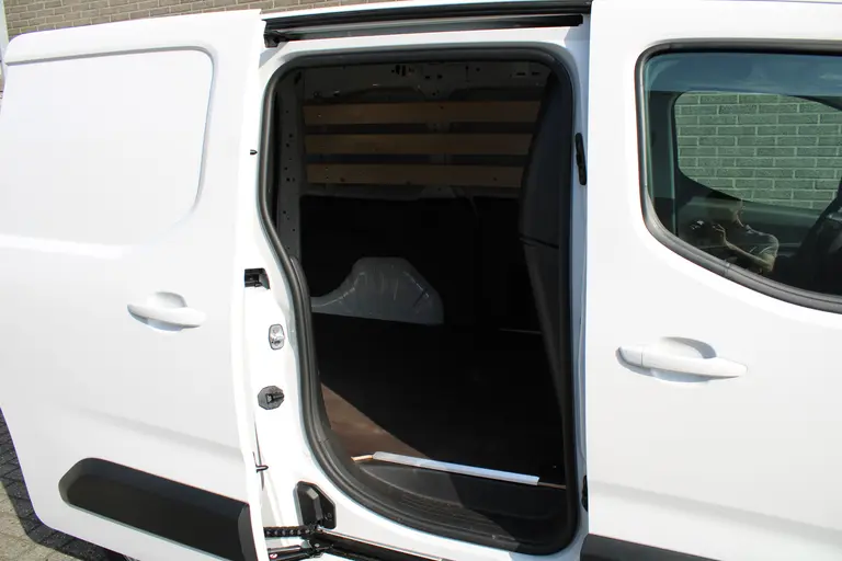Citroën Berlingo 1.5 BlueHDi 130 EAT8 S&S L1 Automaat, CruiseControl, DAB, Applecarpl./Andr. Auto, Airco, Achteruitrijcamera afbeelding 21